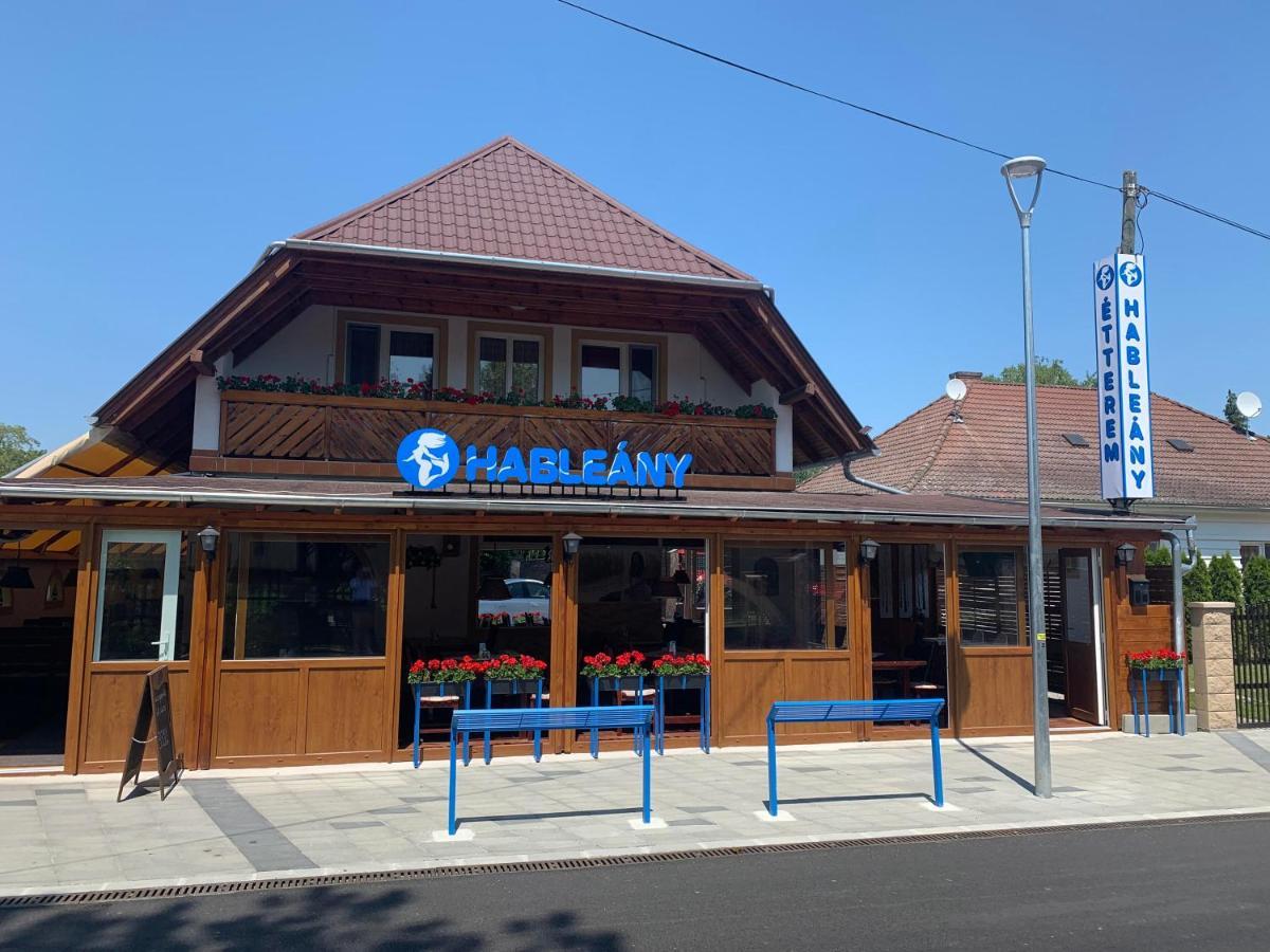 Bed and Breakfast Hableany Etterem, Pizzeria Es Vendeghaz Balatonmáriafürdő Exteriér fotografie