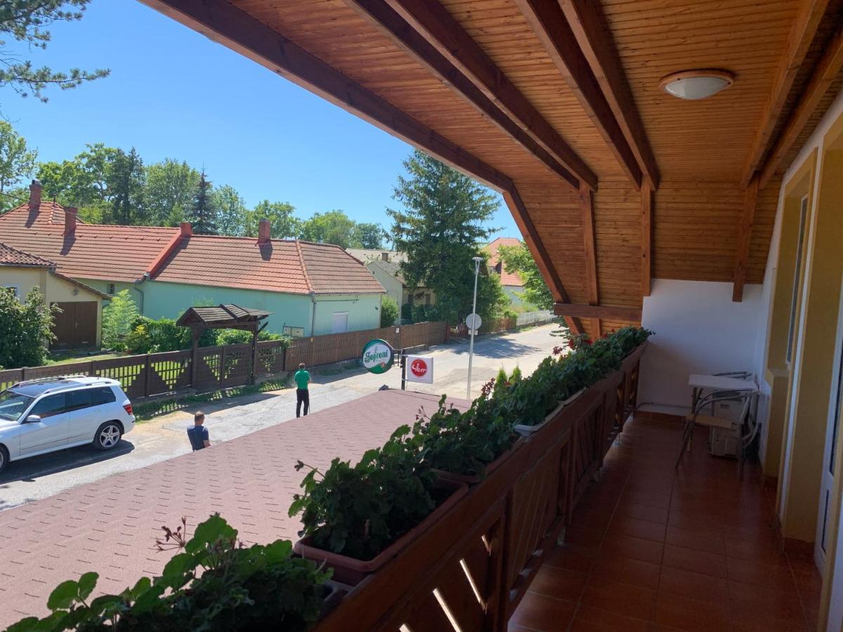 Bed and Breakfast Hableany Etterem, Pizzeria Es Vendeghaz Balatonmáriafürdő Exteriér fotografie